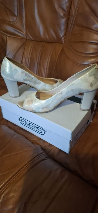 Buty czółenka skórzane