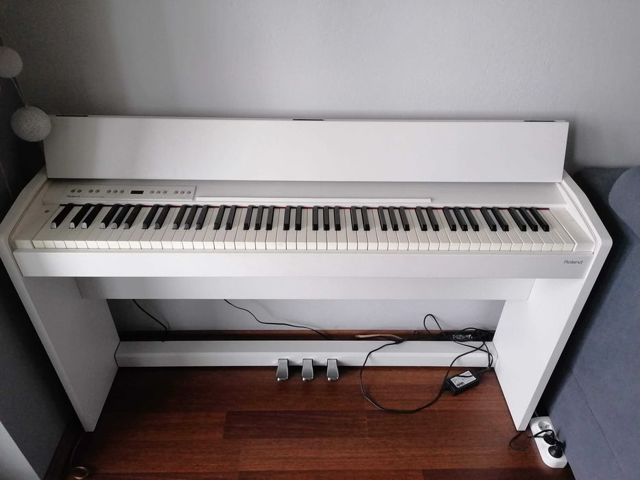 Pianino Roland - Digital Piano F-130R Olesno • OLX.pl