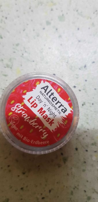 Błyszczyk , pomadka do ust , maska do ust marki Alterra LipMask+lakier