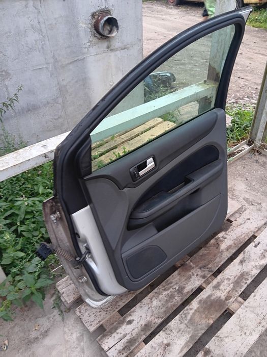 Ford Focus mk2 II drzwi prawy przód przednie prawe pasażera kompletne