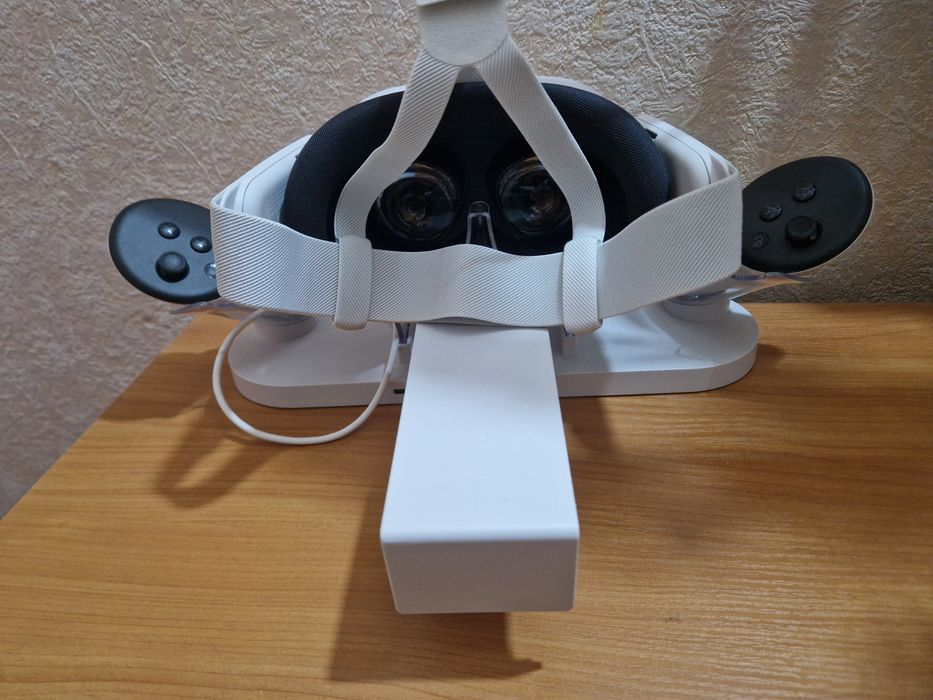 Окуляри VR Oculus Quest 3s(256Gb) з підставкою