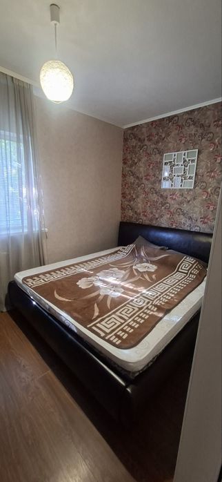 Сдам ч. дома. Метро Киевская.
