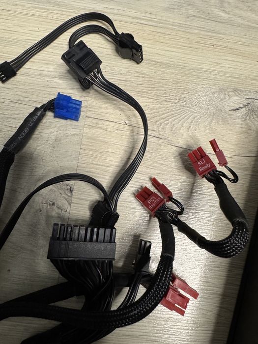 Блок живлення SuperFlower 1200w 80+ Platinum