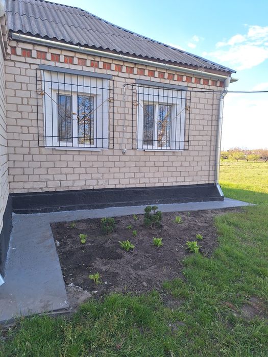 Продам не великий будинок у селі Іванівка