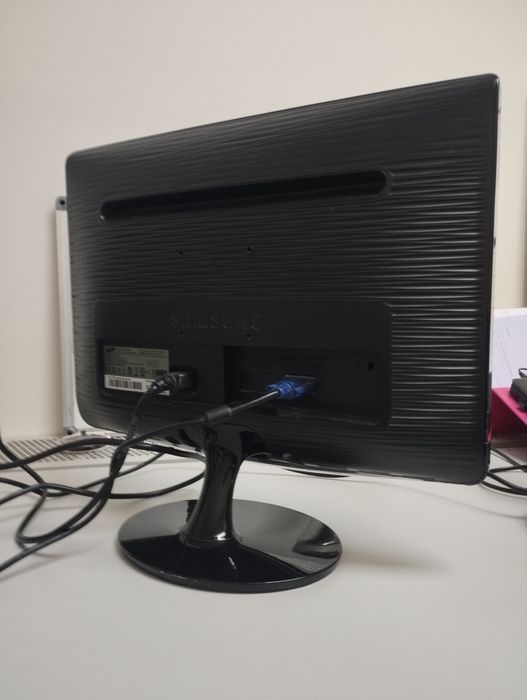 Monitor Samsung B1930 NW