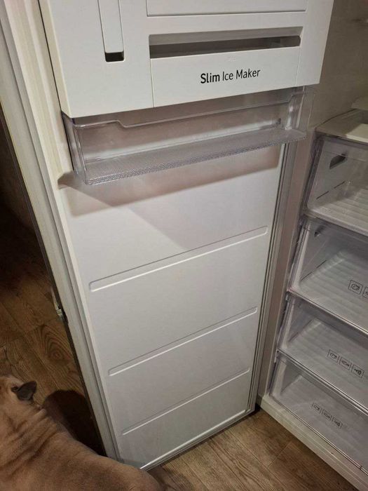 Морозильная камера Samsung RZ32M7110SA