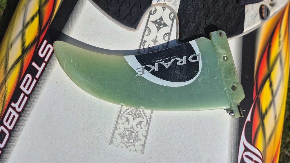 deska windsurfingowa starboard kombat 89l ze statecznikiem