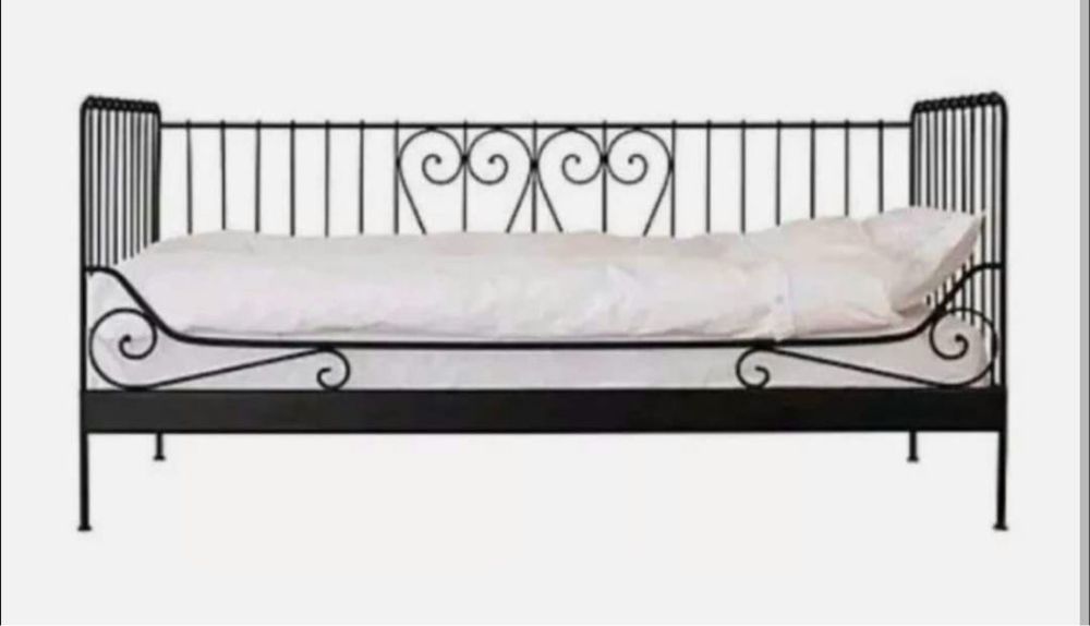 Conjunto cama e roupeiro em ferro