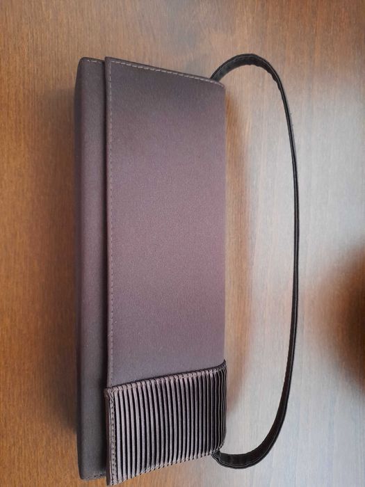 Mala de cerimónia castanha