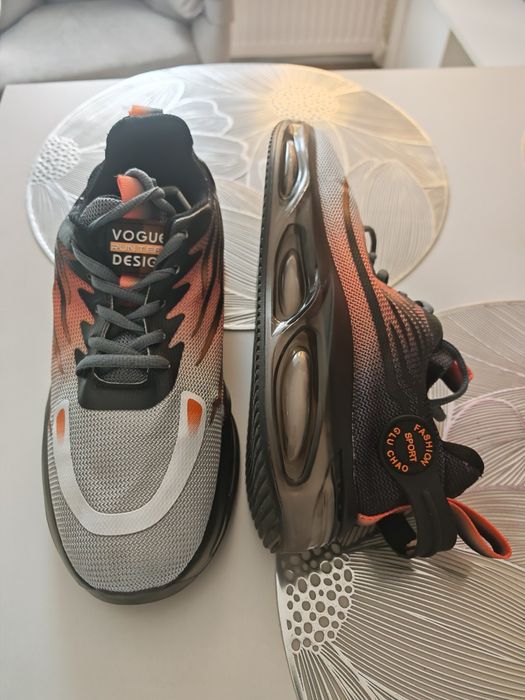 Buty sportowe. Używane 2 godziny . Rozmiar 42