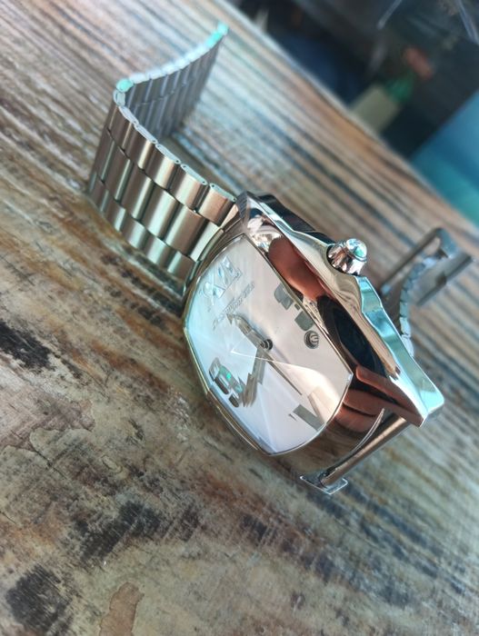 Стильний годинник  Chronotech