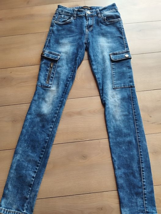 Spodnie z kieszeniami