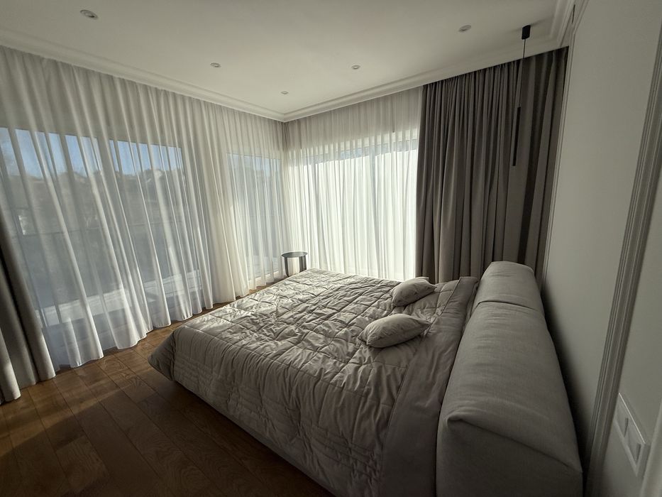 Продаж сучасного котеджу Зубра