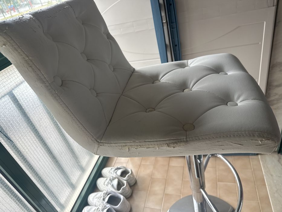 Conjunto de cadeiras Brancas