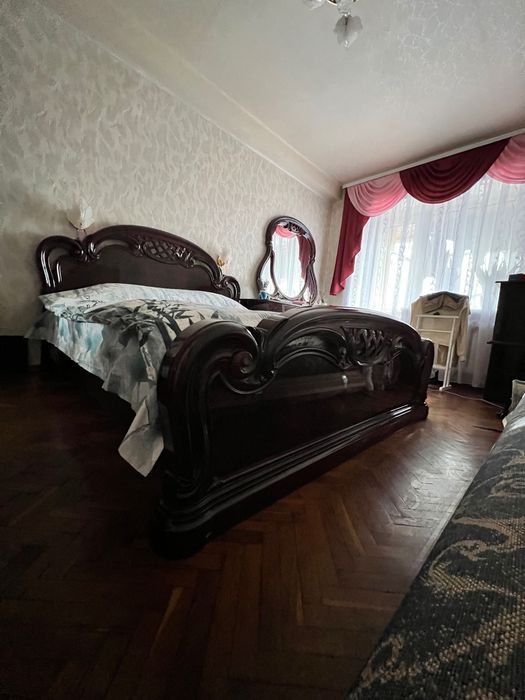 Спальня б/в Італія комплект хороший стан, 4 предмета