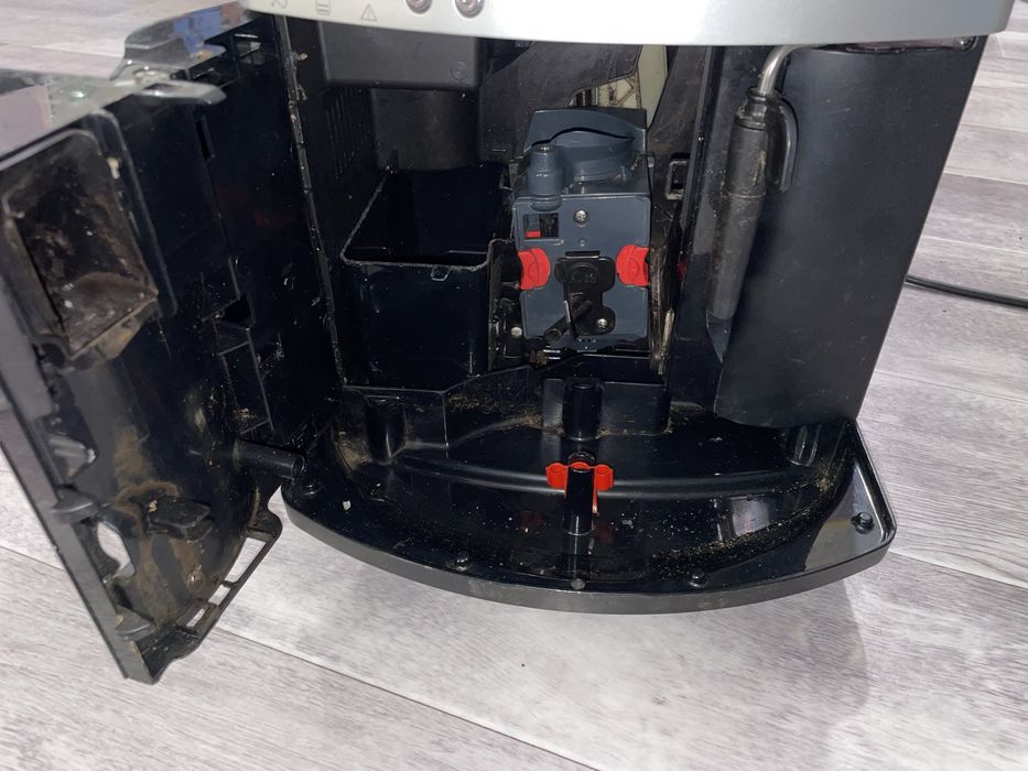 Кавомашина Delonghi ESAM 3100.SB