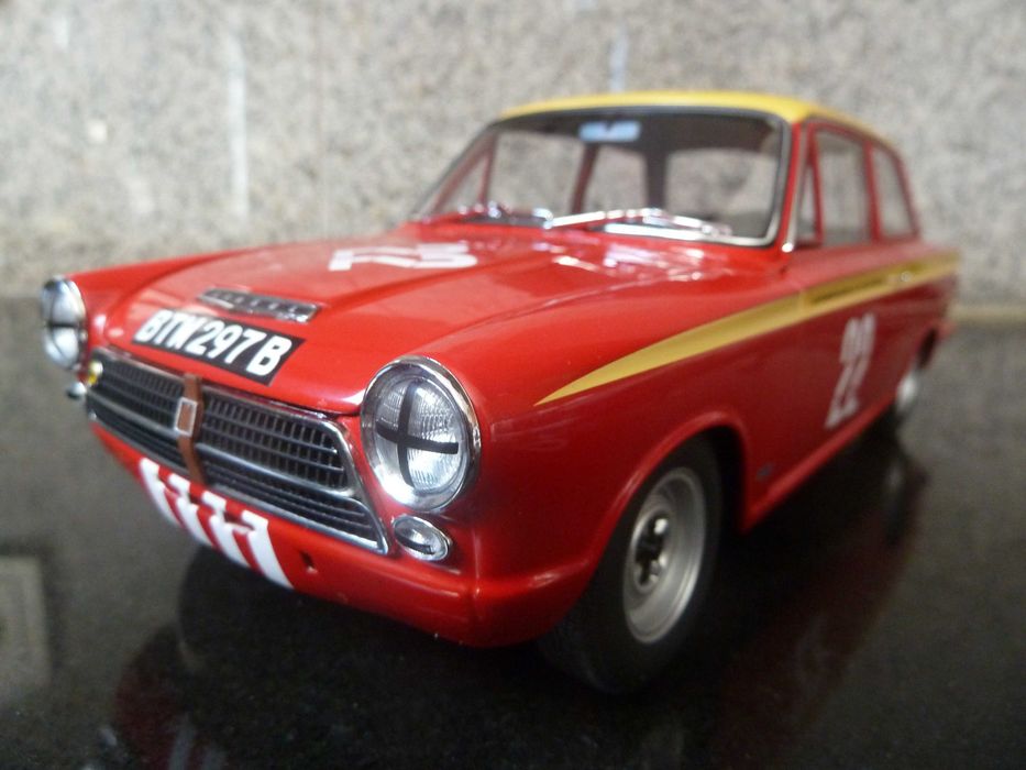 1:18 AutoArt, Lotus Cortina MK I, Winner 1964 Budapest, Minichamps