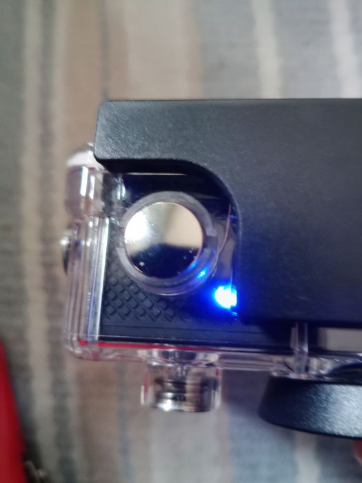 Mini câmara de filmar com pouco uso.