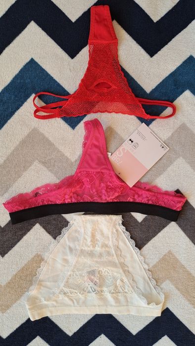 Komplet  bielizny r. S stringi,  pończochy zakolanówki