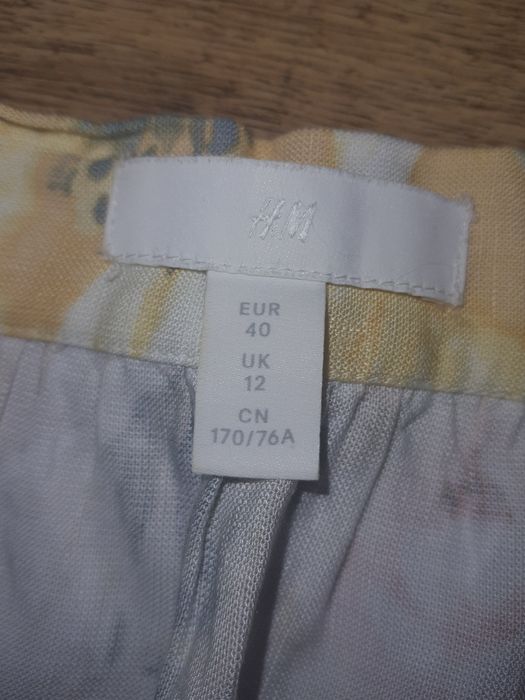 Юбка H&M в цветочный принт. р L