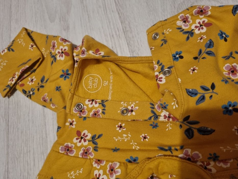 Kozuszek dziewczęcy rozm. 86/92 + sukienka rozm. 92