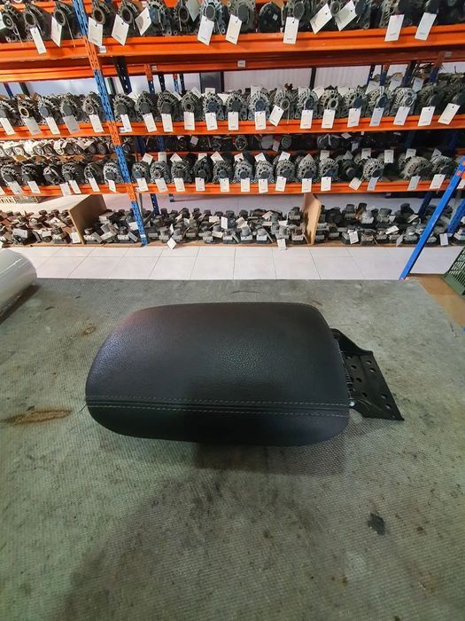 APOIO DE BRAÇO HYUNDAI I30 / 84660G4000