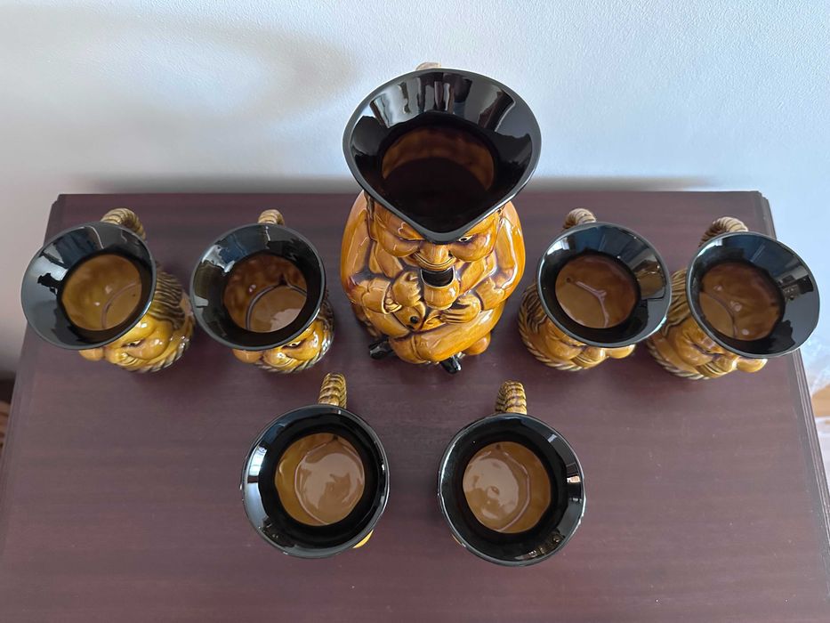 Jarro e 6 canecas da Fábrica Subtil