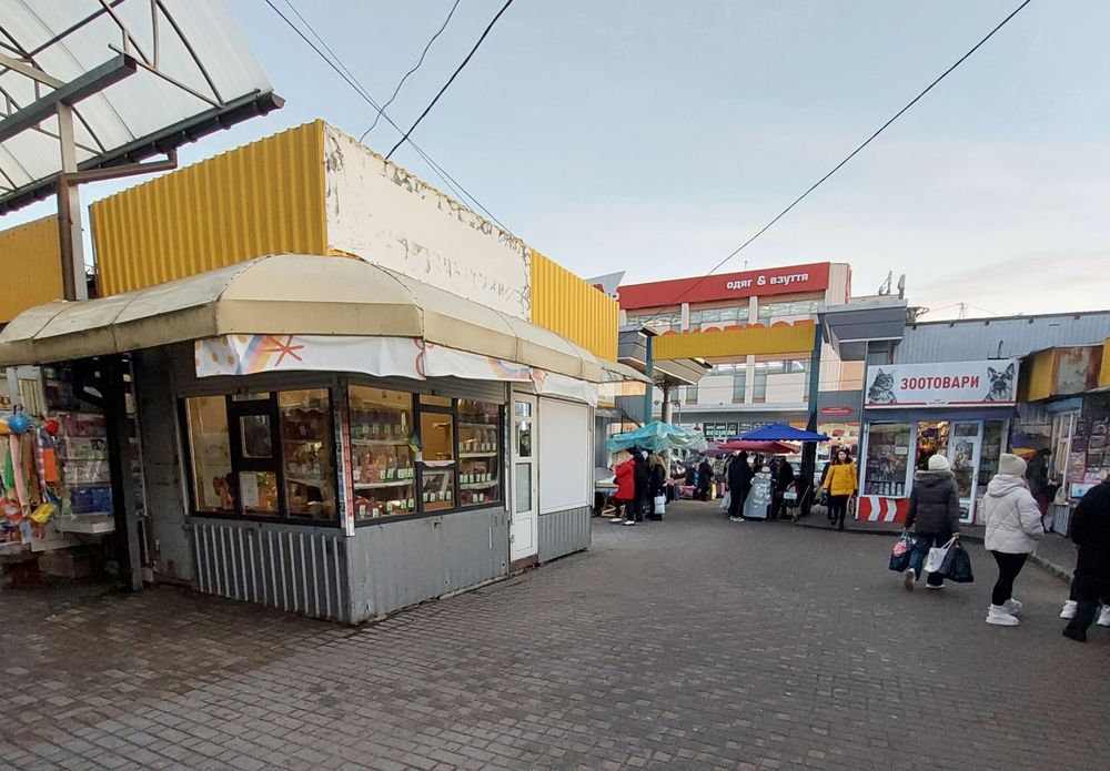 Продам Ларёк в дуже прохідному місці !