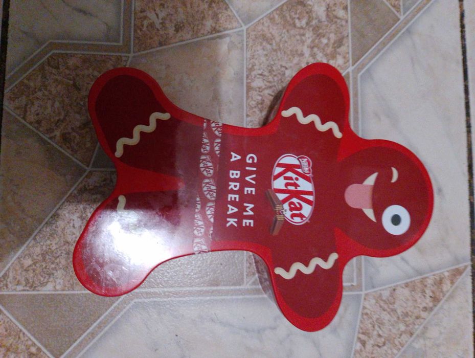Железная коробка  KitKat