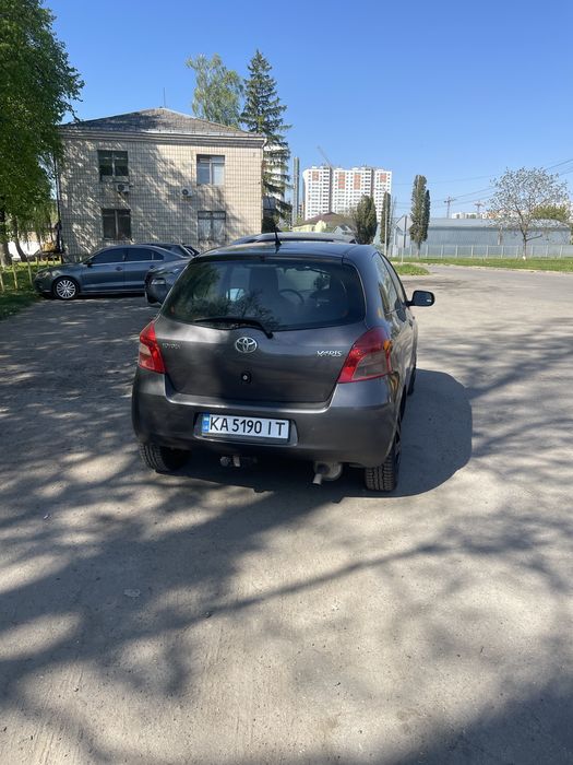 Toyota Yaris продаж від власника !!