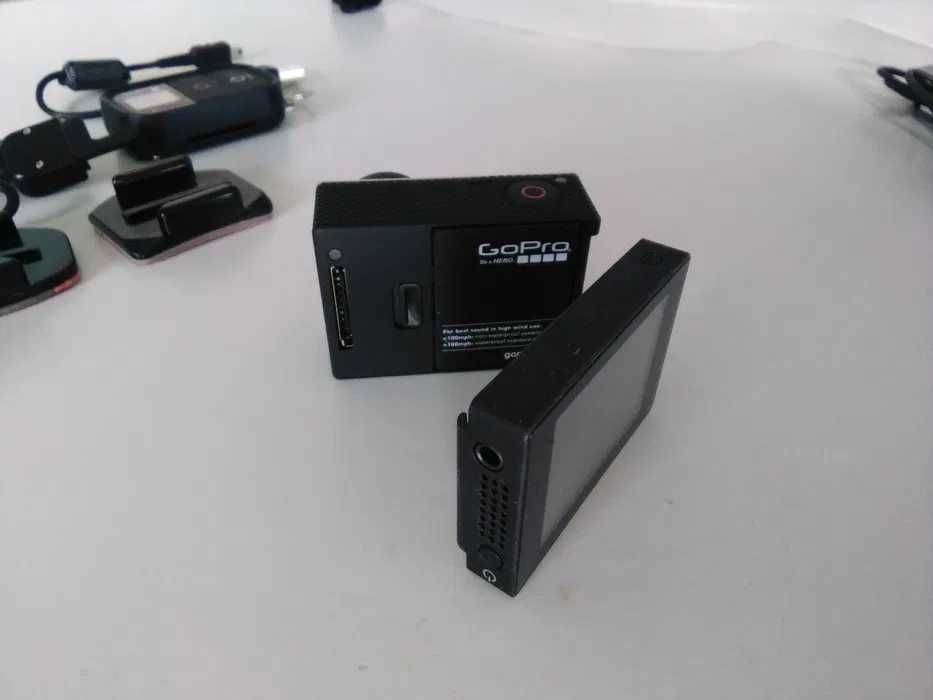 GoPro Hero3+ Como nova+ bateria e LCD traseiro (extras sob orçamento)