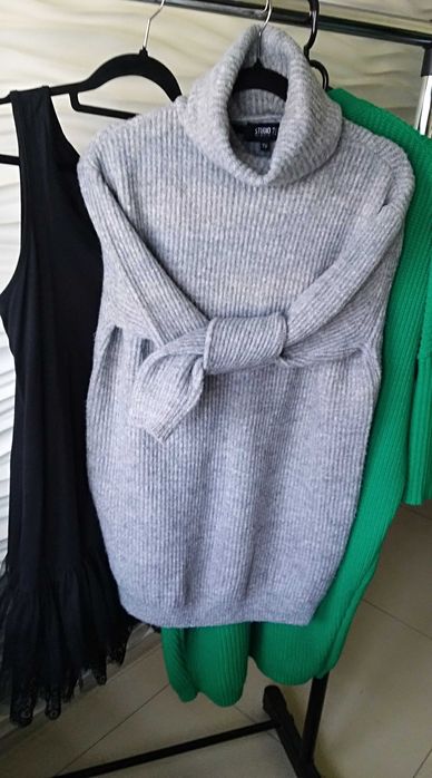 Sweter dluzszy siwy roz.uni