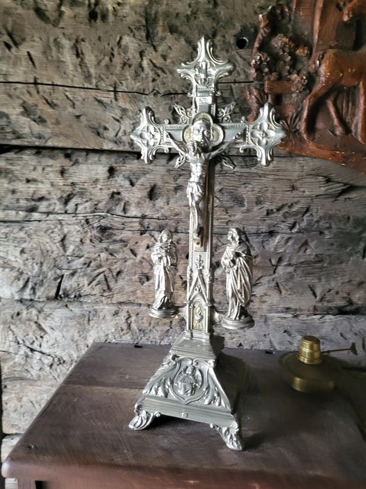 Trójca Święta Ewangeliści bogato zdobiony krzyż Maryja Święty Jan