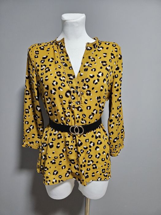 Musztardowa bluzka w panterkę i z dekoltem V  38-M