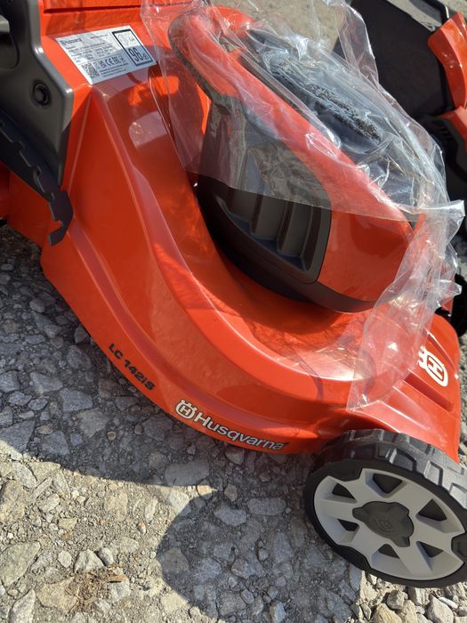 Kosiarka Husqvarna LC 142 IS