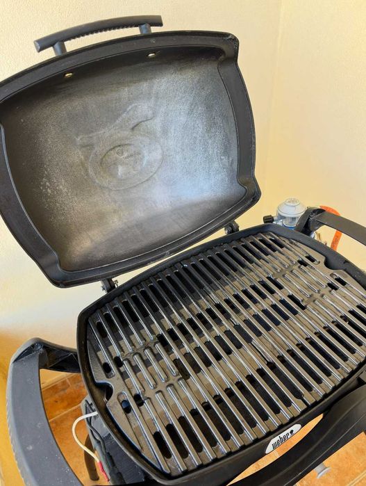Grelhador a gás Weber Q1000 with stand