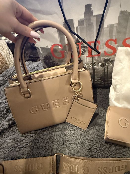 piekny zestaw guess nowy