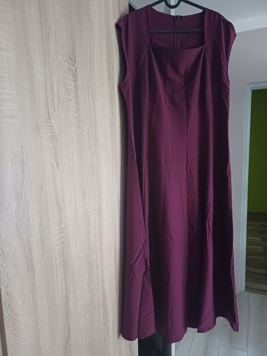 Sukienka burgund
