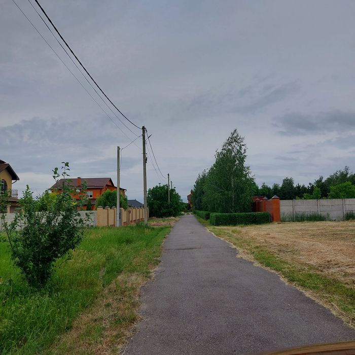 Продам земельну ділянку с. Зернове