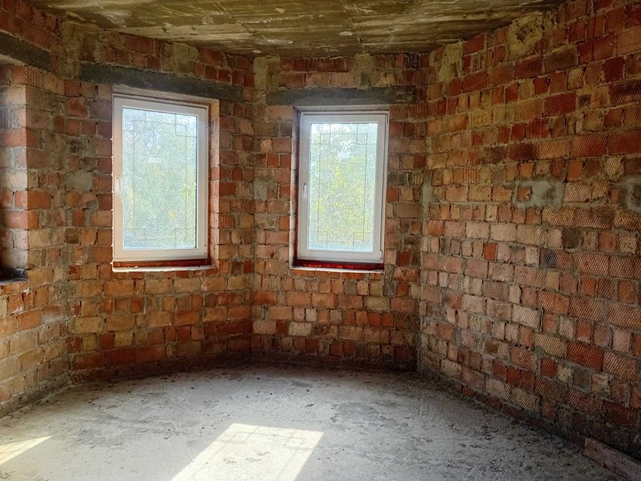 Продам новобудову 350 м.кв. на 22 сот. в Горішних Шерівцях