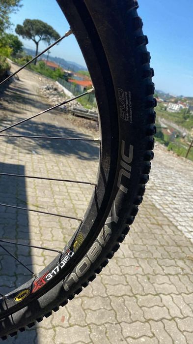 Bicicleta Giant de downhill