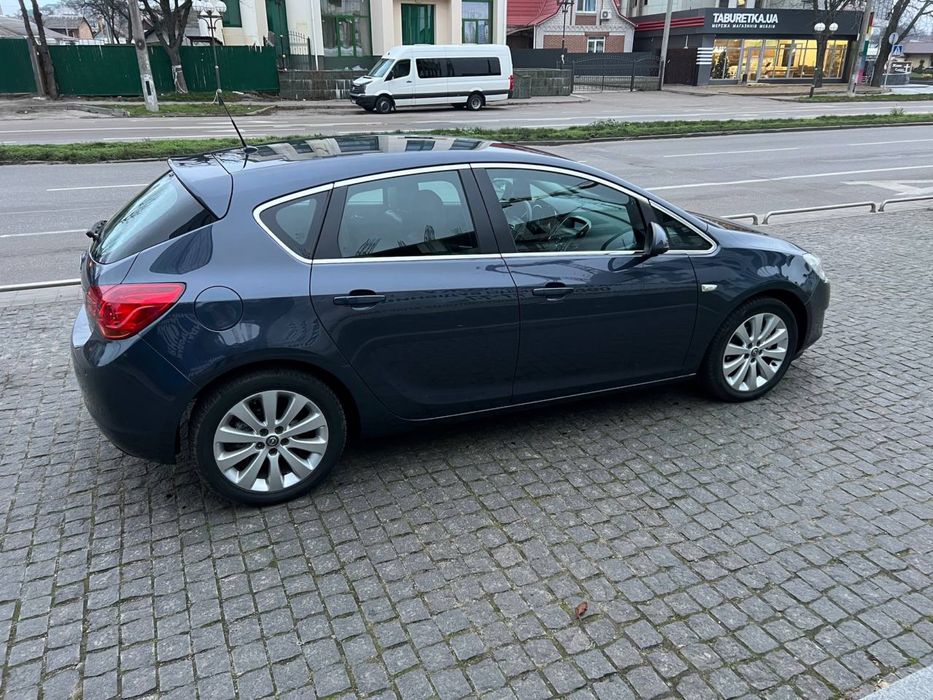 Opel Astra J 2009