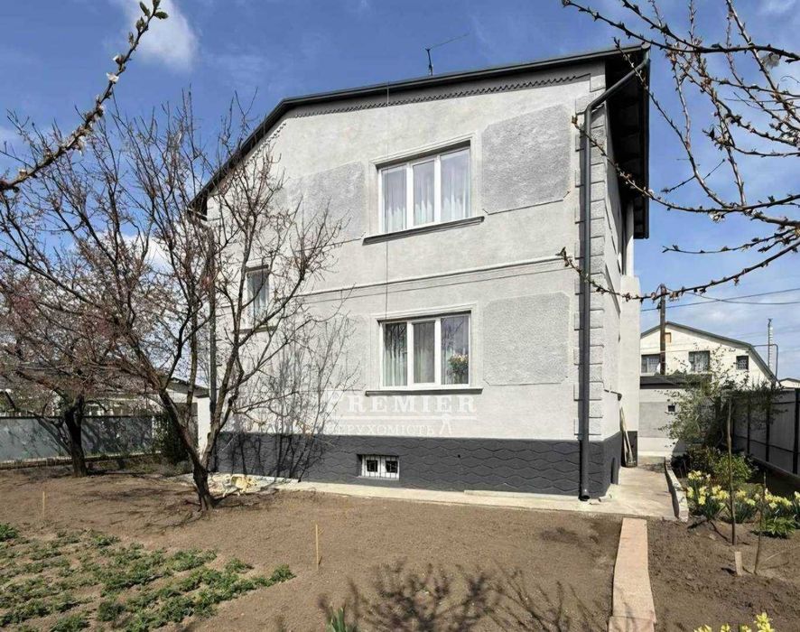 Продам 2-поверховий будинок в Одесі