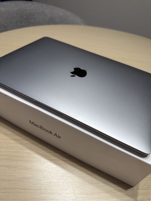 MacBookAir (13-calowy, 2020 rok)