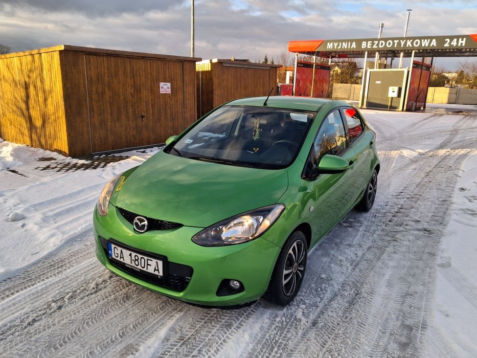 Mazda 2  1.4 benz 2008 rok