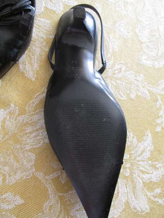 Sapatos clássicos da Zara em pele