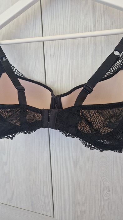 Biustonosz Triumph 70D