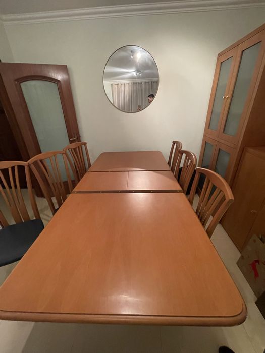Mesa de Jantar Extensivel + 6 Cadeiras Couro