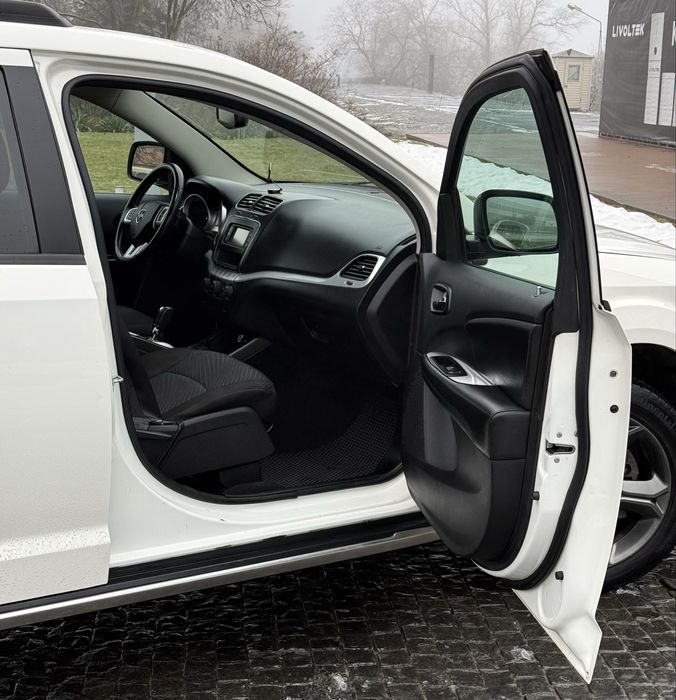 Dodge Journey 3.6 бензин 4WD 7 мест
