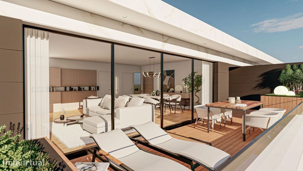 T3 Apartment on the Top Floor with Terrace and Sea View